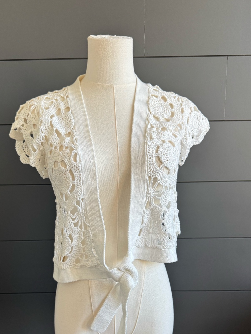 NWT Old Navy White Crochet Tie-Front Cap Sleeve Vintage Inspired Top Cottagecore